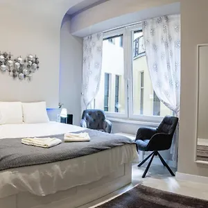 The Royals Downtown Apartamento Budapest